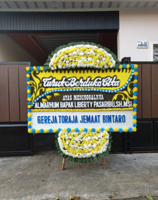 Papan Bunga Duka di Kertak Hanyar